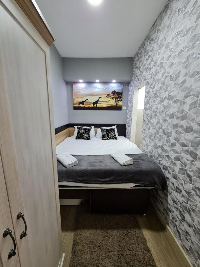 Nikola Tesla City Walk Leilighet Ni Eksteriør bilde
